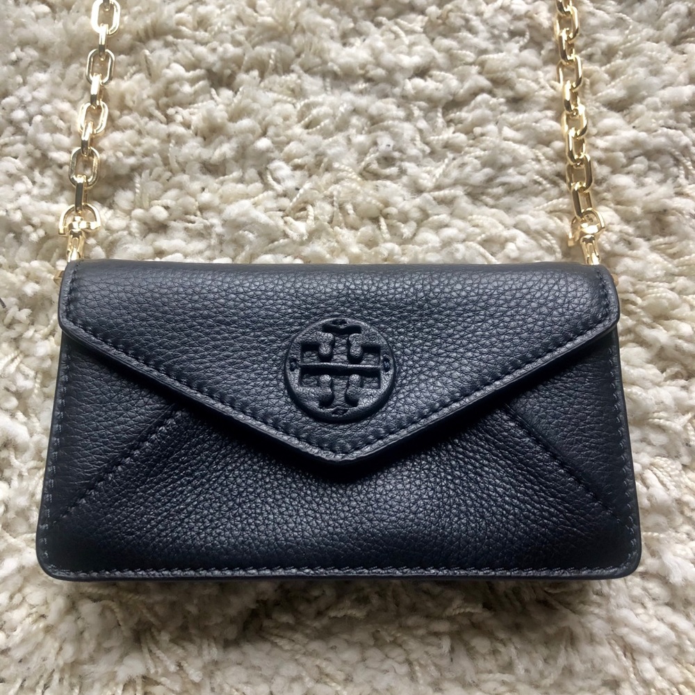 Crossbody bag 6.5 x 4 x 1.5 no wear marks